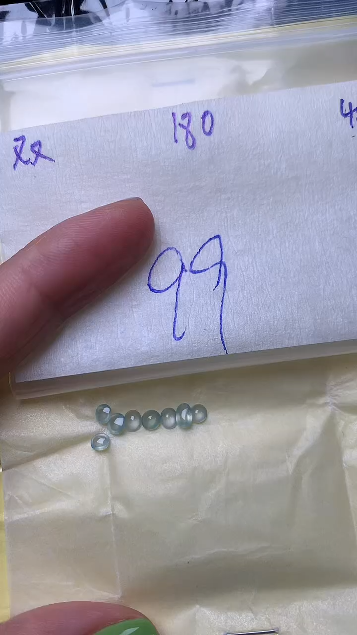 翡翠散珠未镶嵌缅甸天然翡翠A货180