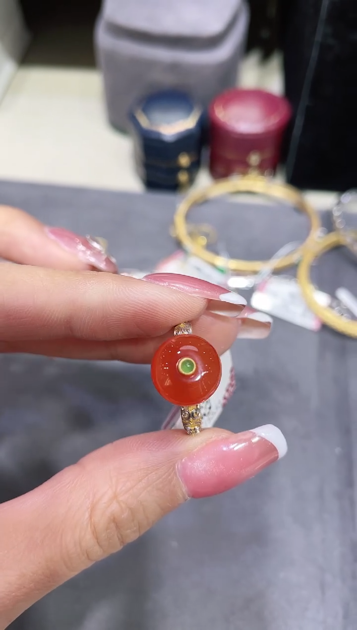 【闪购商品】南红玛瑙戒指18K金镶嵌·