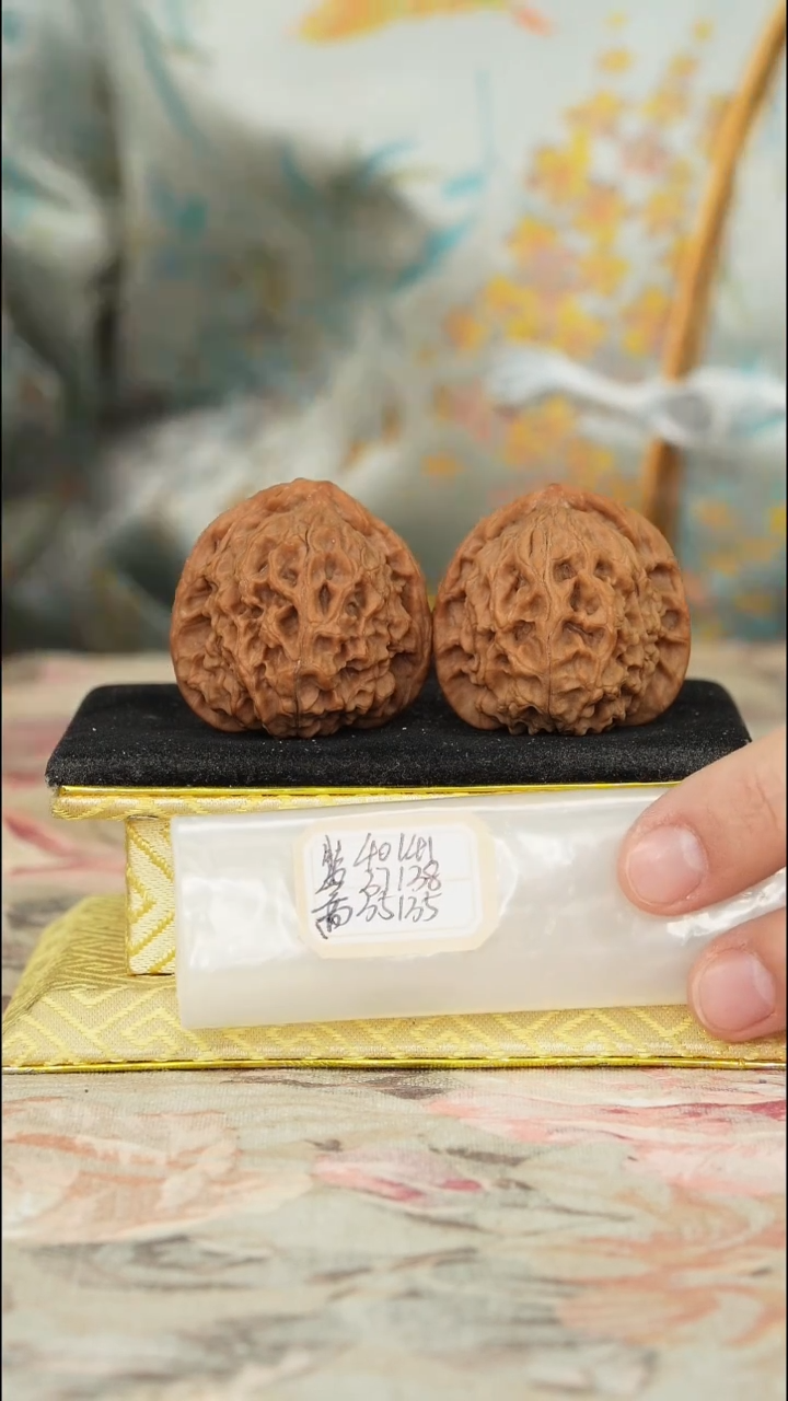 【闪购商品】文玩核桃把件非嫁接元宝有修