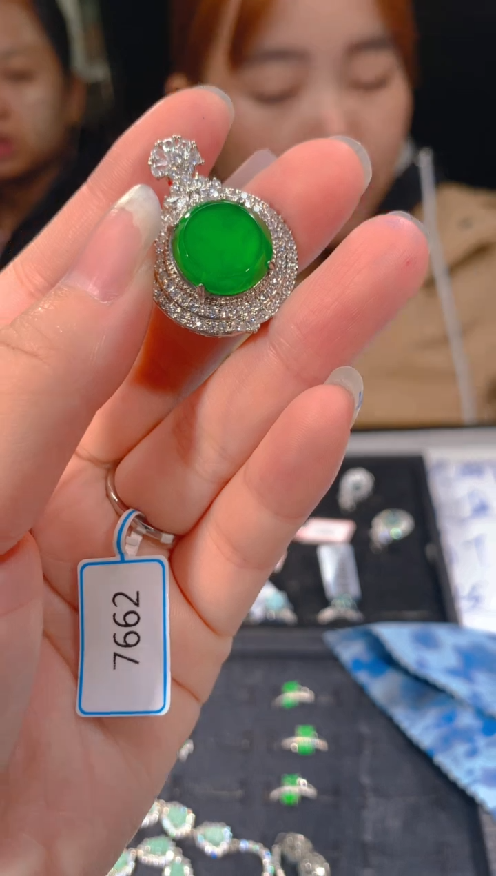 【闪购商品】定制翡翠未镶嵌74多样性发货（发其一）