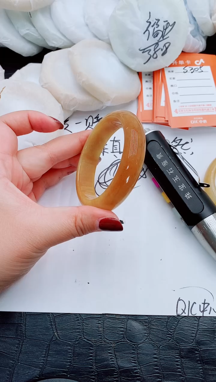 【闪购商品】石英质玉手镯未镶嵌S304-58-59