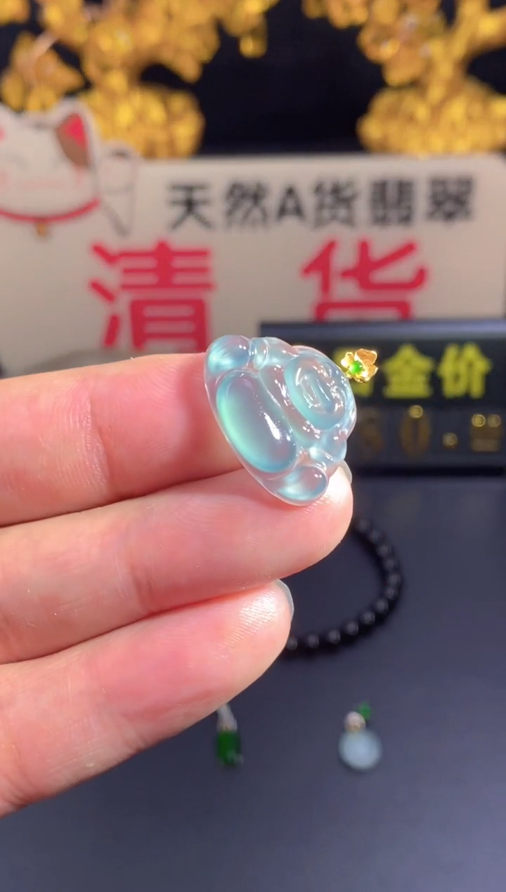 翡翠18K金镶嵌颈饰   