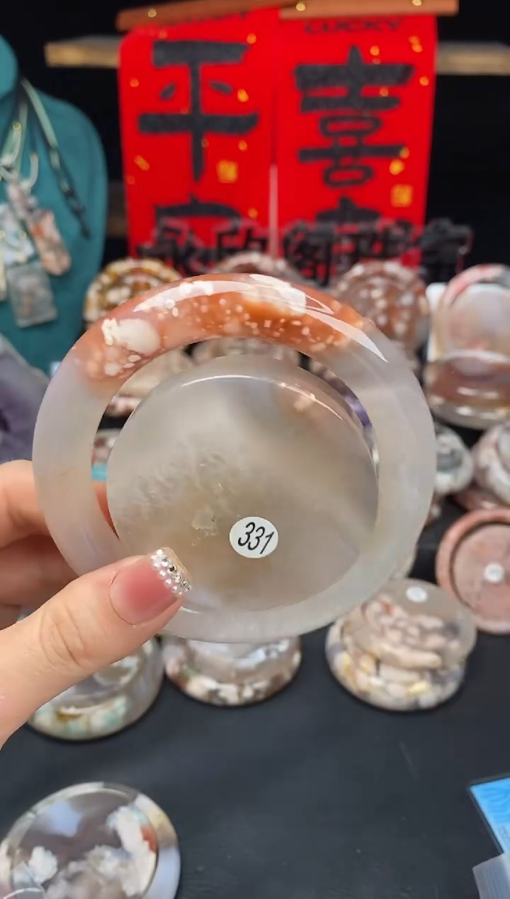 【闪购商品】石英质玉手镯（圆镯）未镶嵌61