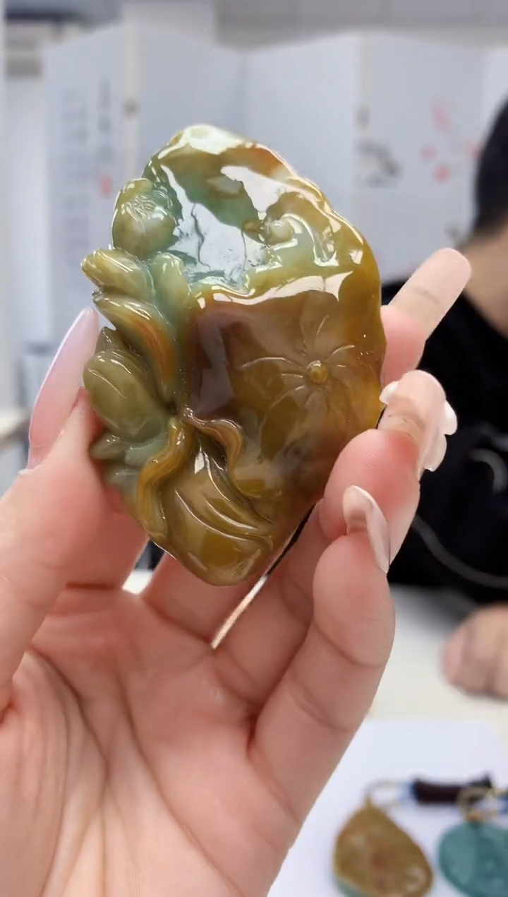 【闪购商品】定制翡翠未镶嵌4917lr-毛货挂件93