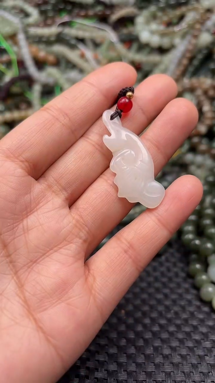 颈饰未镶嵌和田玉1