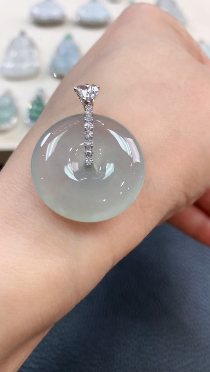 【闪购商品】翡翠吊坠(不含链)18K金镶嵌b51     