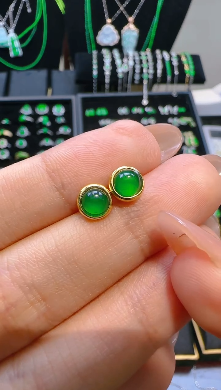 颈饰银S925镀金镶嵌翡翠蛋面耳钉