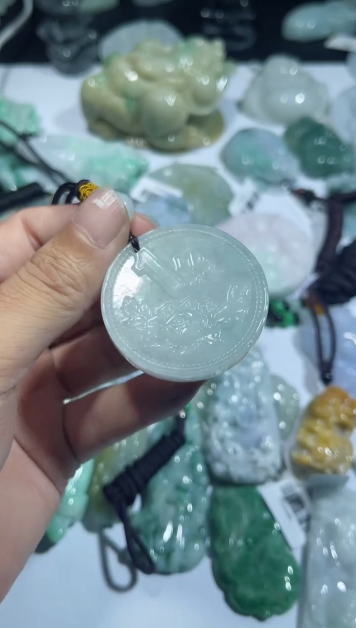 【闪购商品】翡翠颈饰未镶嵌00010585