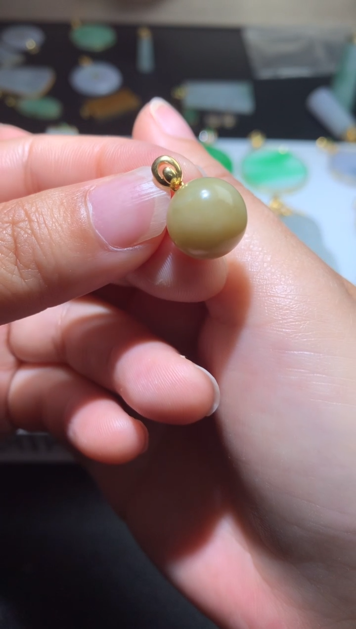 【闪购商品】翡翠颈饰18K金镶嵌净货