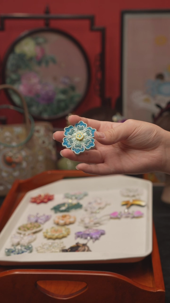 刺绣L****?非遗手工绒花饰品