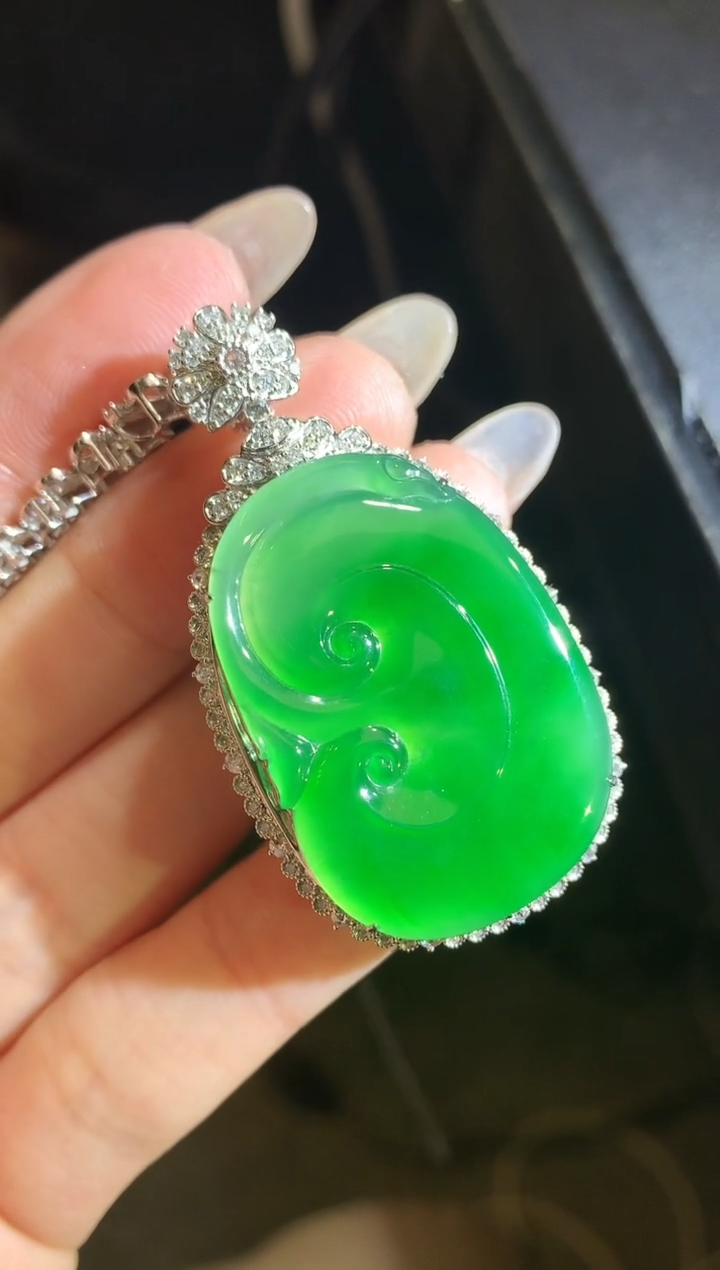 【闪购商品】翡翠吊坠(不含链)18K金镶嵌110-如意（不含链