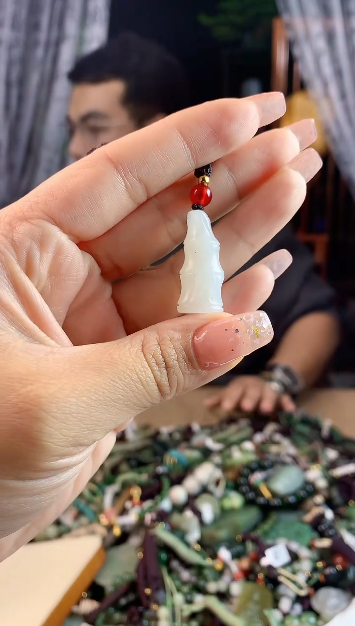 【闪购商品】和田玉挂件未镶嵌多样性发一