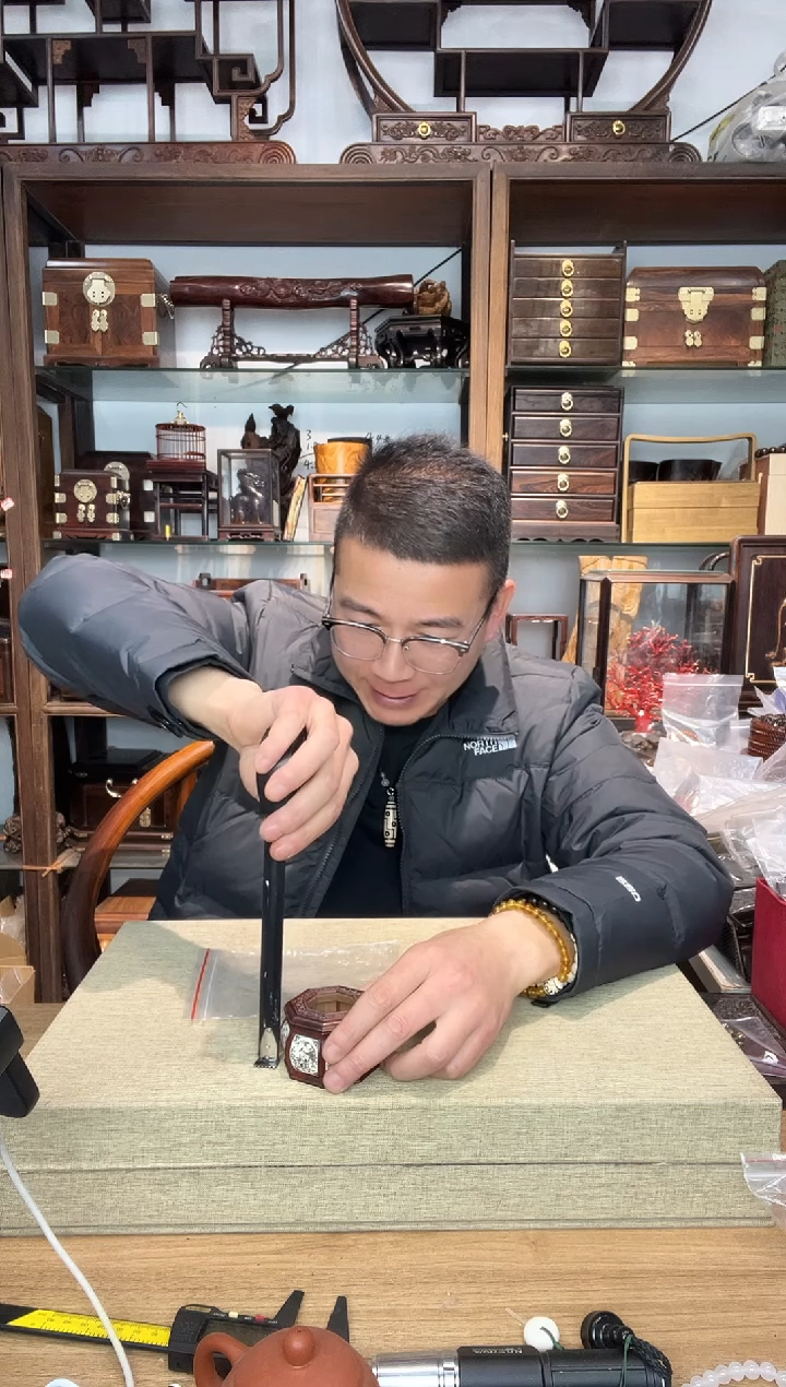 乌木类书架129号科檀八角黄蛉盒