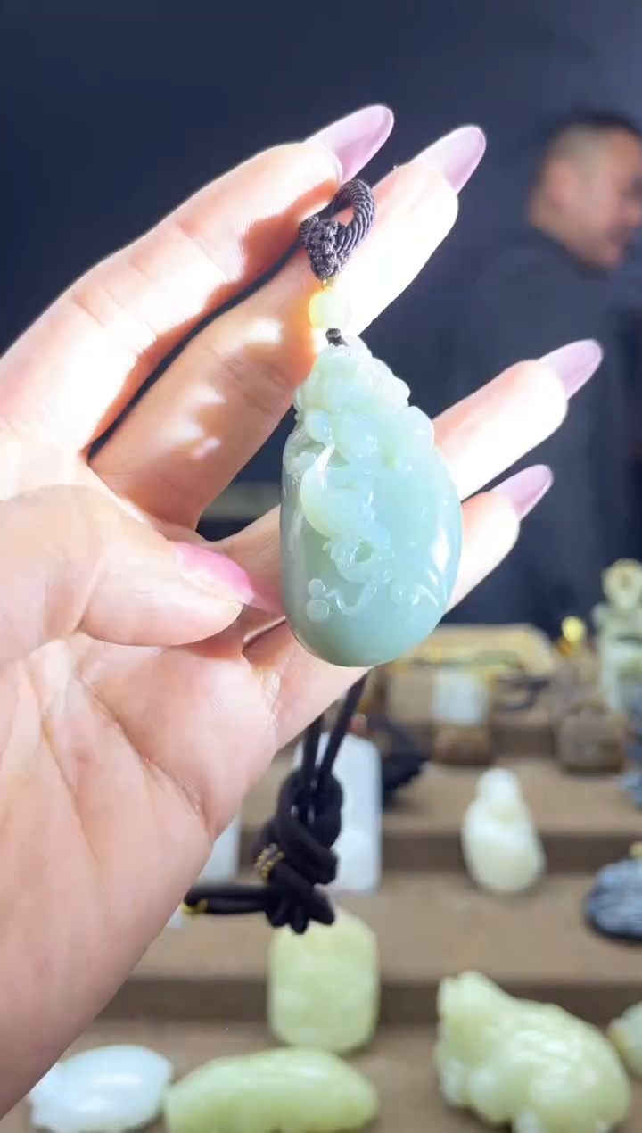 颈饰未镶嵌和田玉1