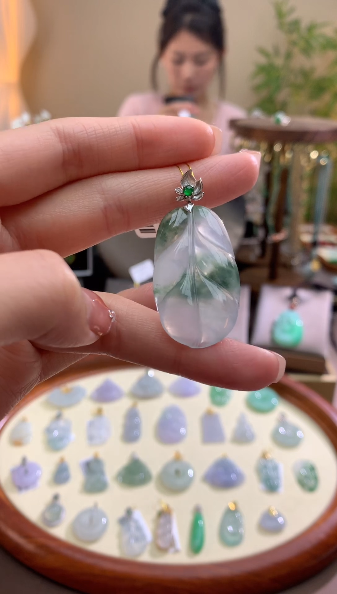 【闪购商品】翡翠颈饰18K金镶嵌叶子