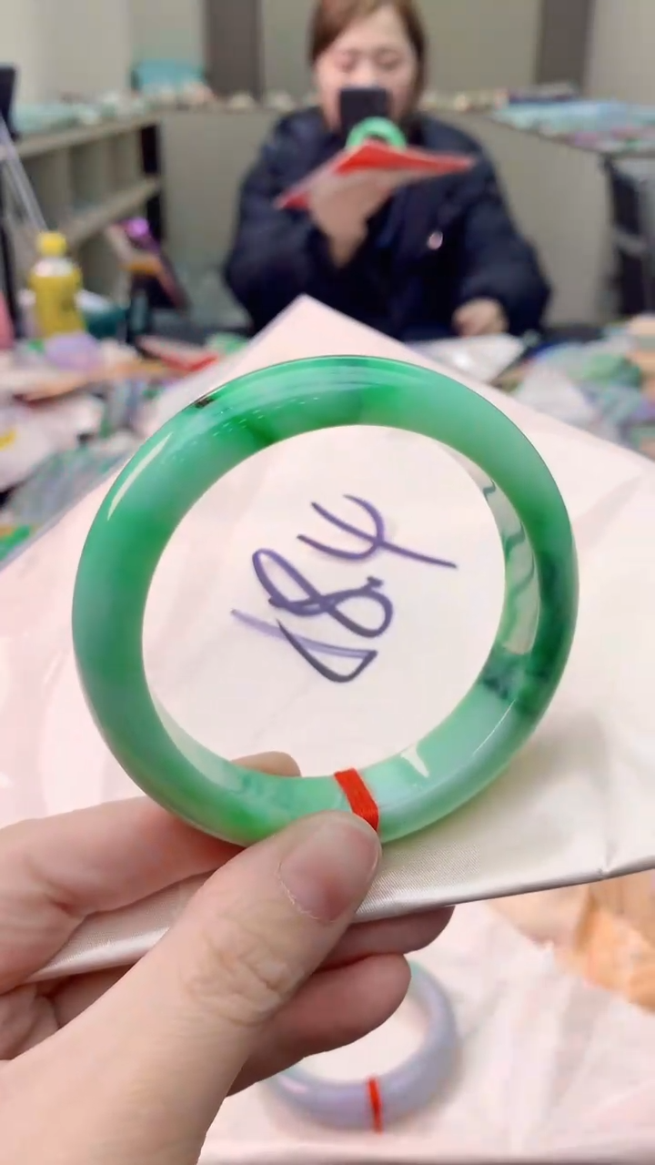 翡翠未镶嵌手镯0531685028