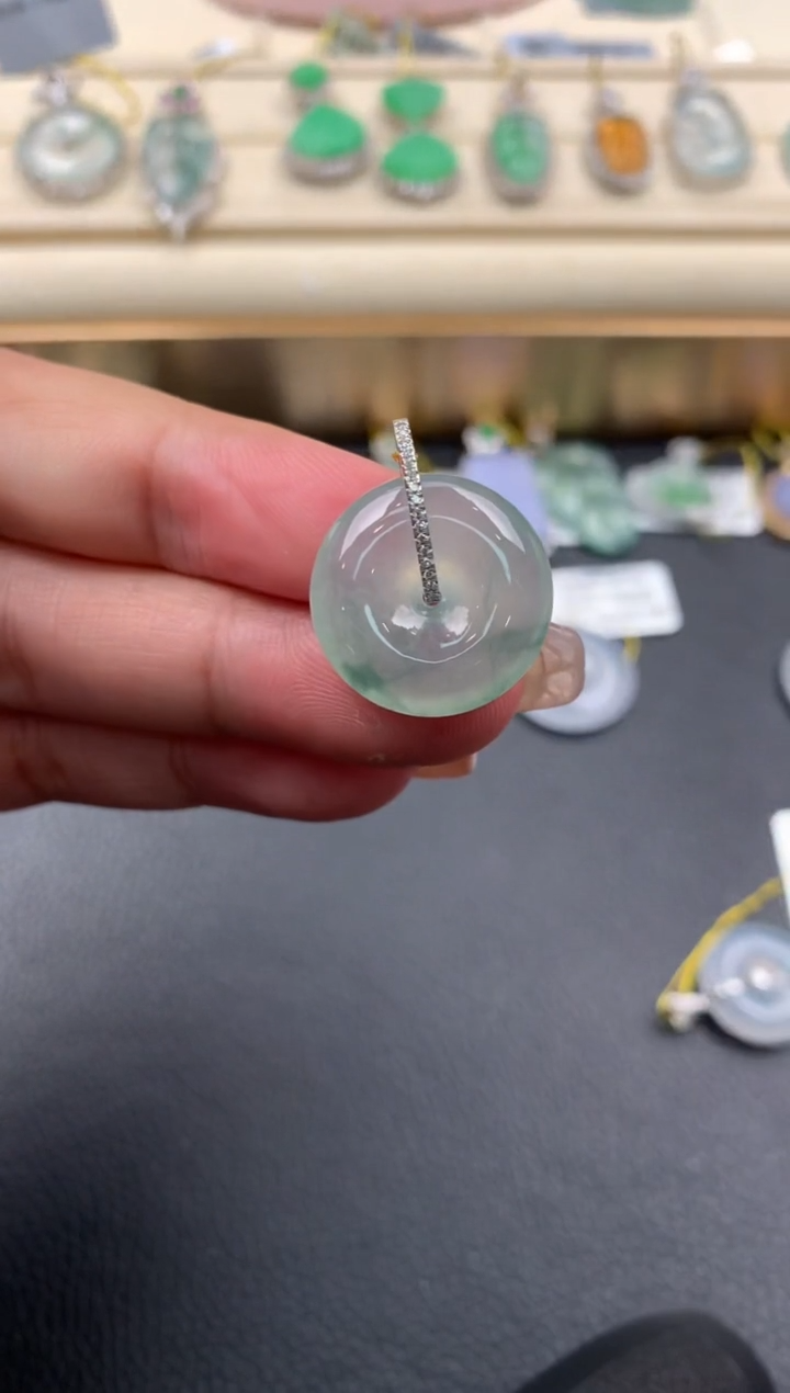 【闪购商品】翡翠颈饰18K金镶嵌D738