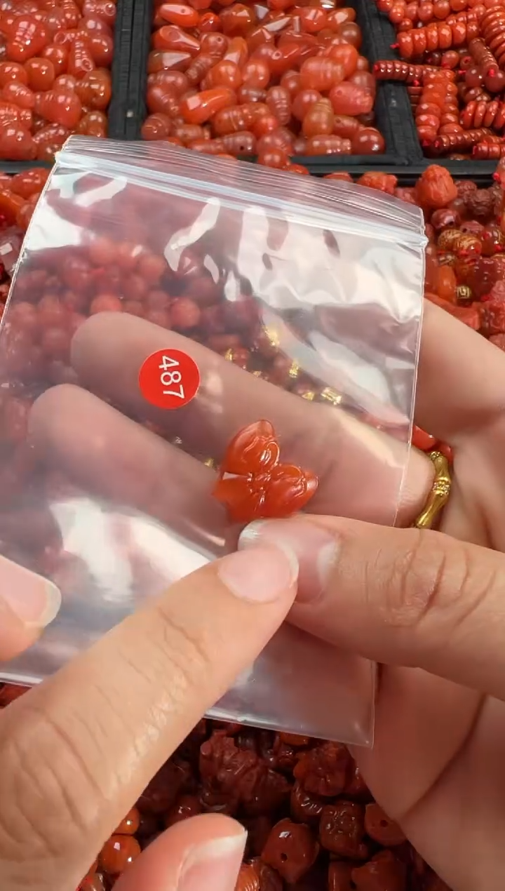 【闪购商品】南红玛瑙颈饰未镶嵌1