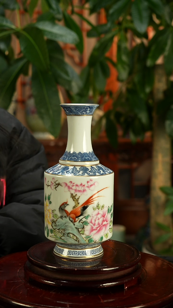 其他瓷用****7青花粉彩玉堂富贵赏瓶一只