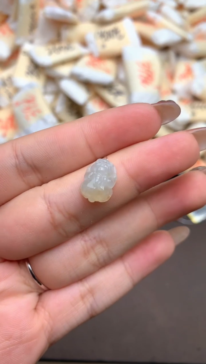 【闪购商品】翡翠未镶嵌颈饰—