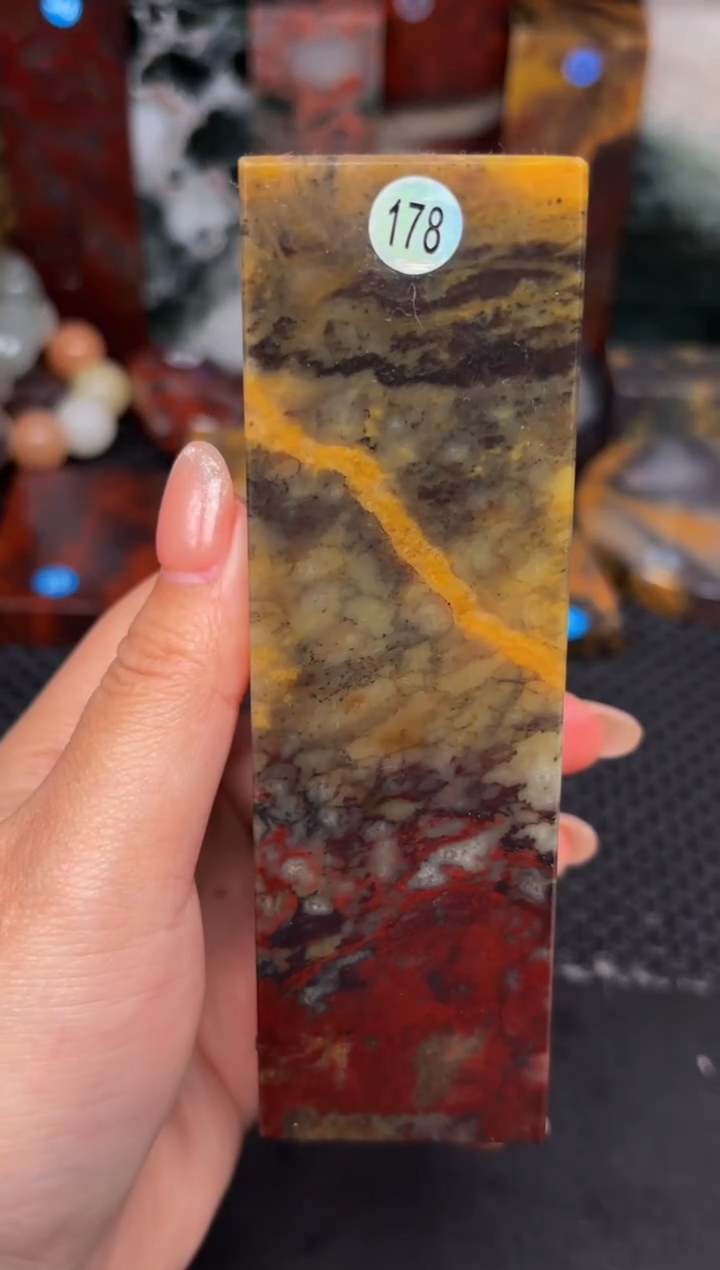 玉 桂林鸡血创意摆件装饰 编号：178