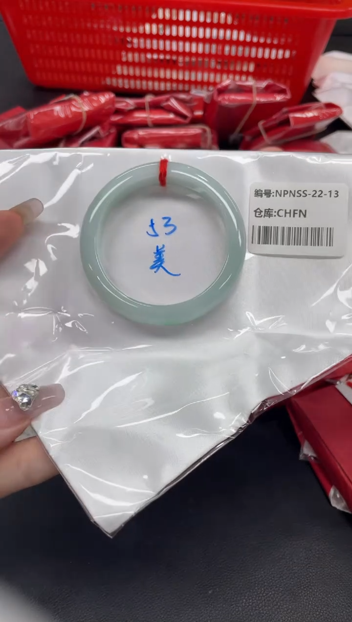 未镶嵌手镯翡翠?****?翡翠手镯