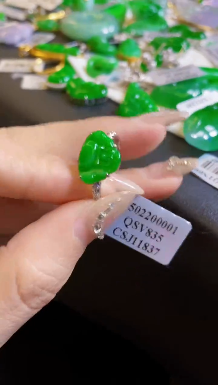 【闪购商品】定制翡翠18K金镶嵌戒指