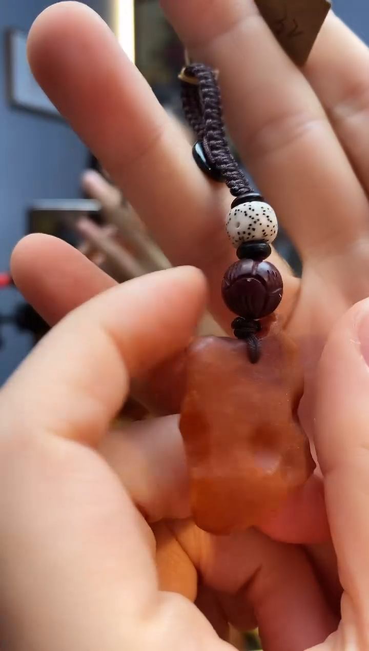 琥珀颈饰未镶嵌挂件