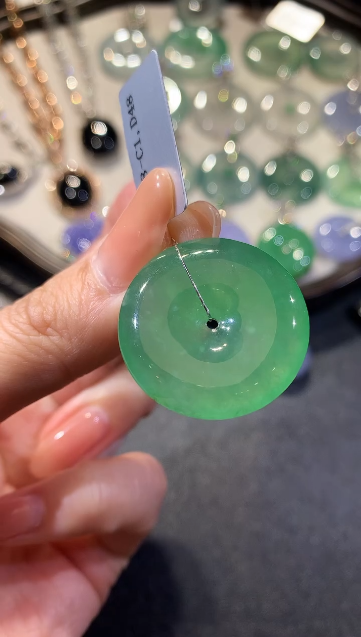 【闪购商品】翡翠吊坠(不含链)未镶嵌81无鉴赏多样性发货一件