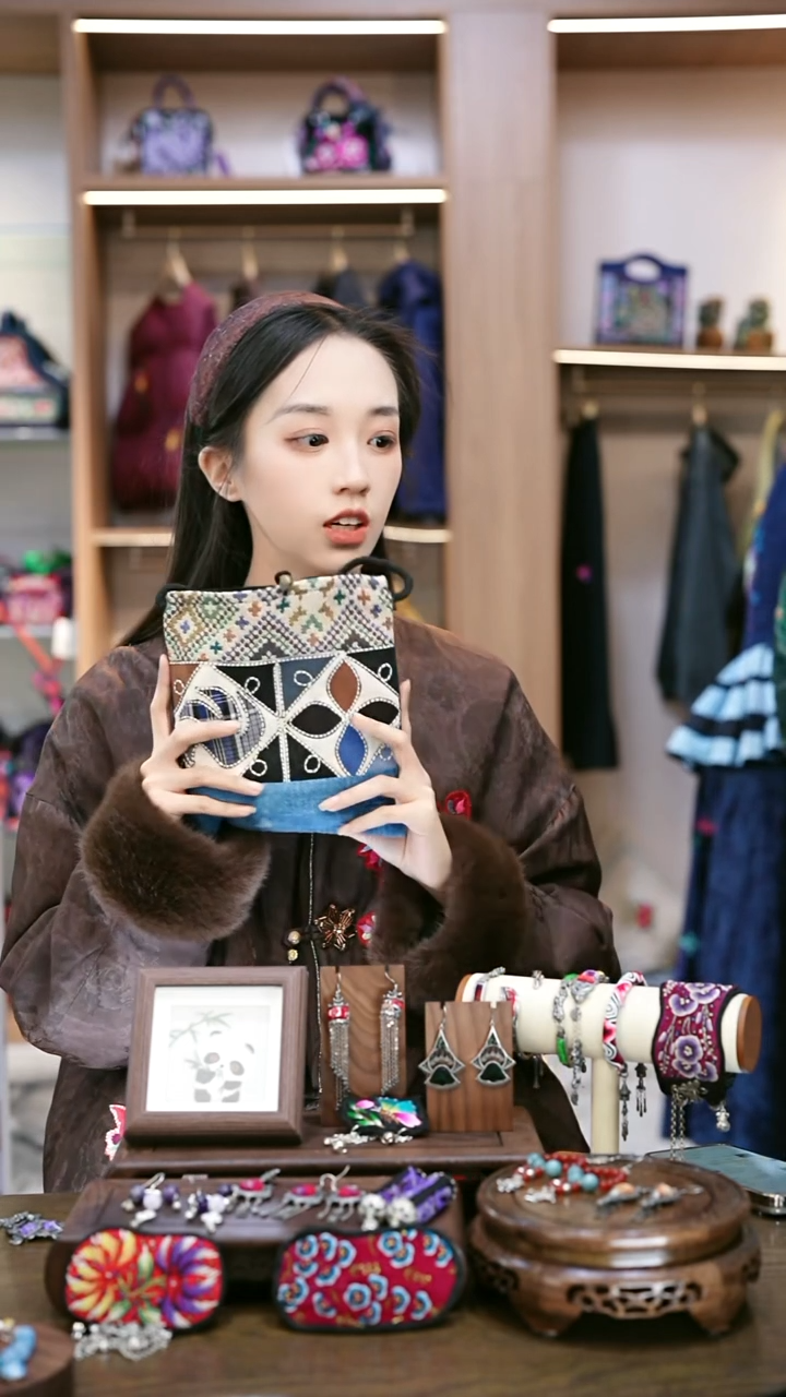 织绣L606黔东南苗族刺绣