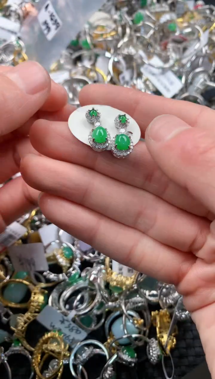 银S925镶嵌戒指翡翠888       5