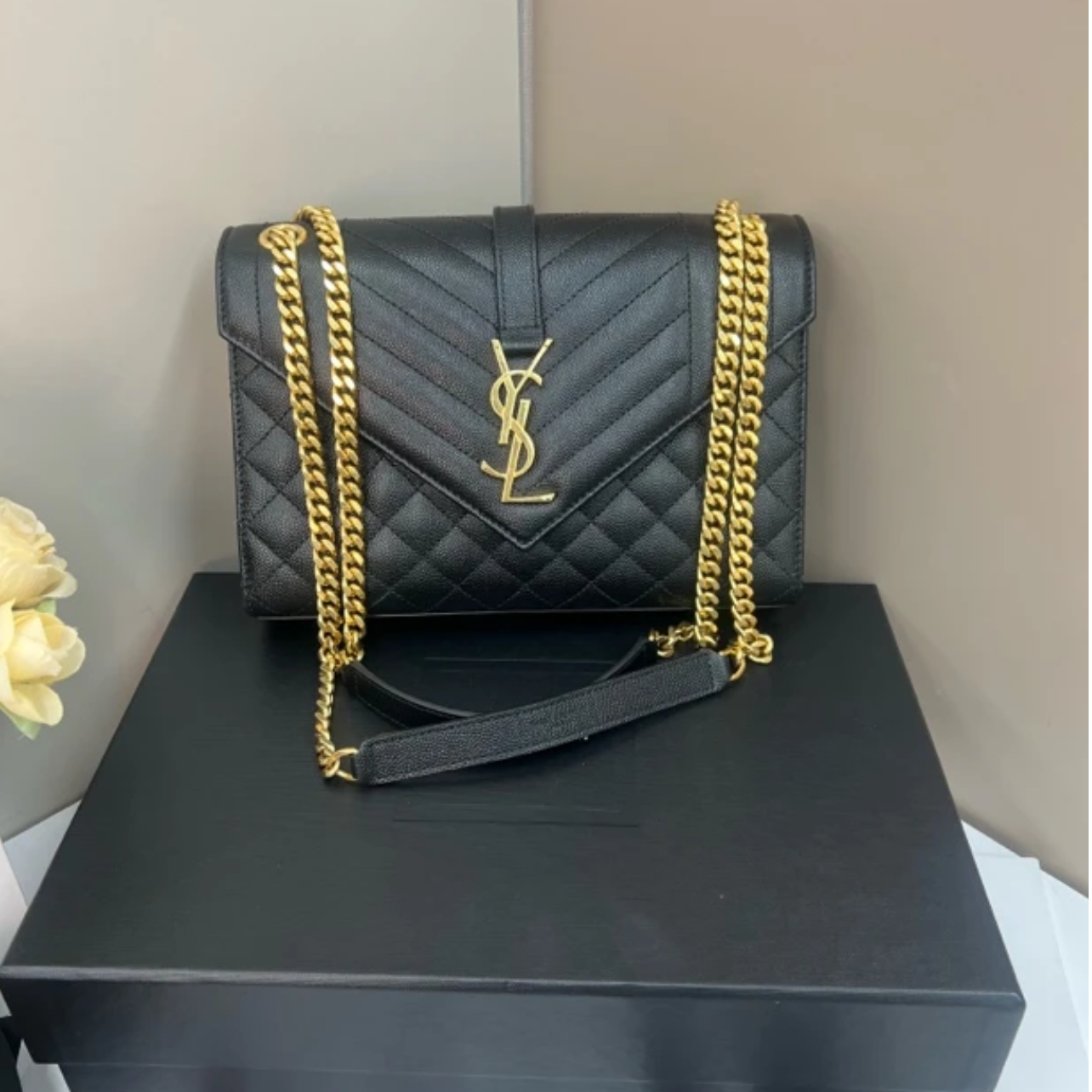 未使用 YSL/圣罗兰 埃文文/圣罗兰中号信封黑金新款