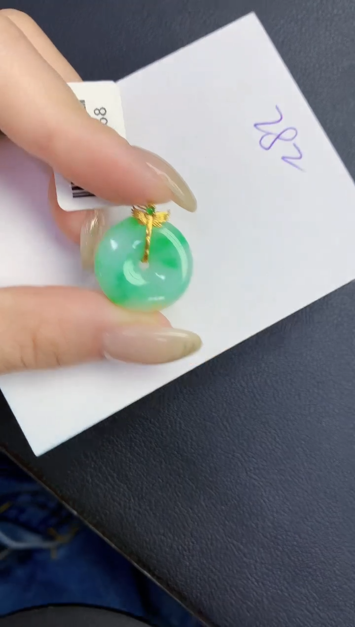 翡翠18K金镶嵌颈饰缅甸天然翡翠A货