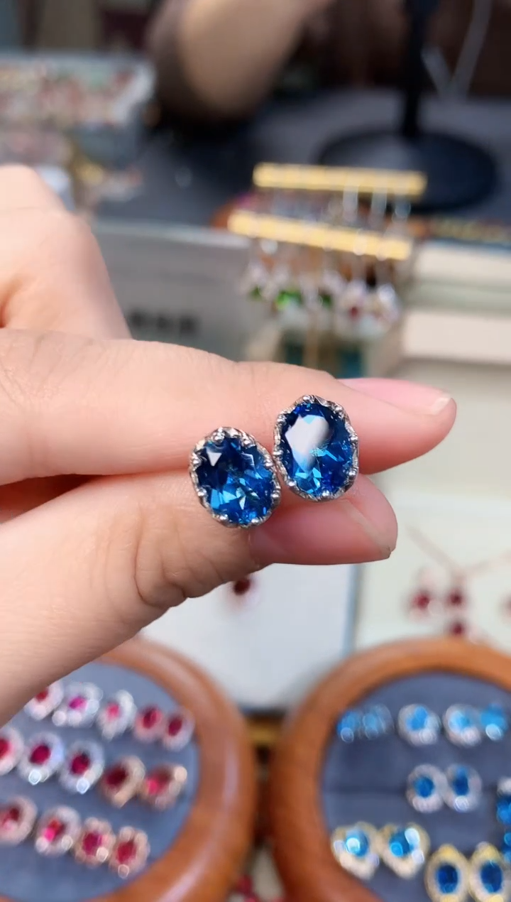 【闪购商品】托帕石耳饰银S925镶嵌天然