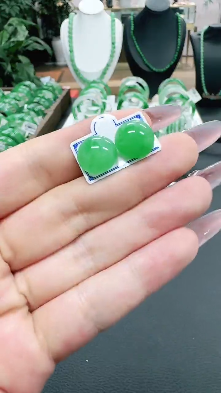 未镶嵌1石英质玉（非洲翠）/0681