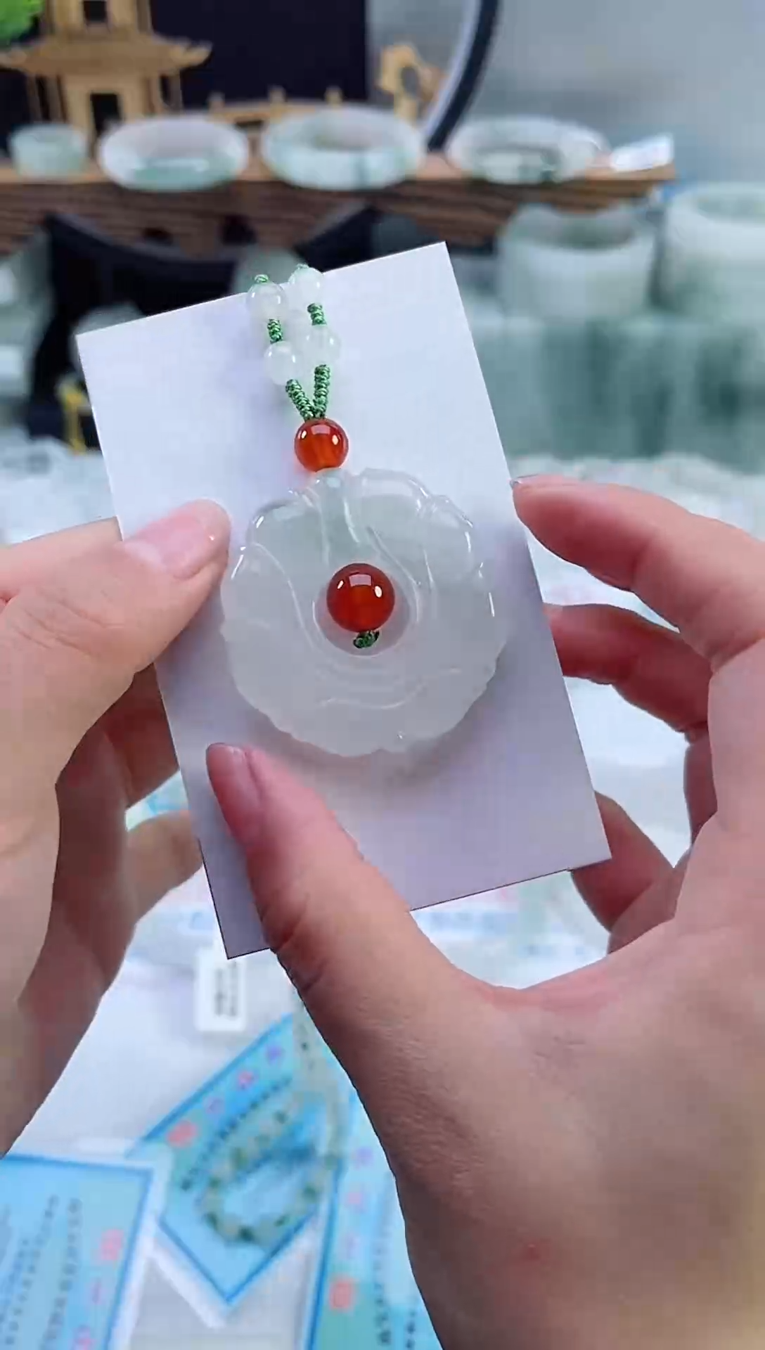 未镶嵌首饰石英质玉（天山翠）莲花