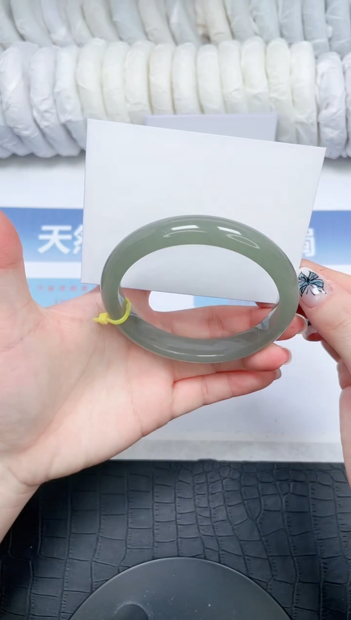 【闪购商品】石英质玉手镯未镶嵌72-64