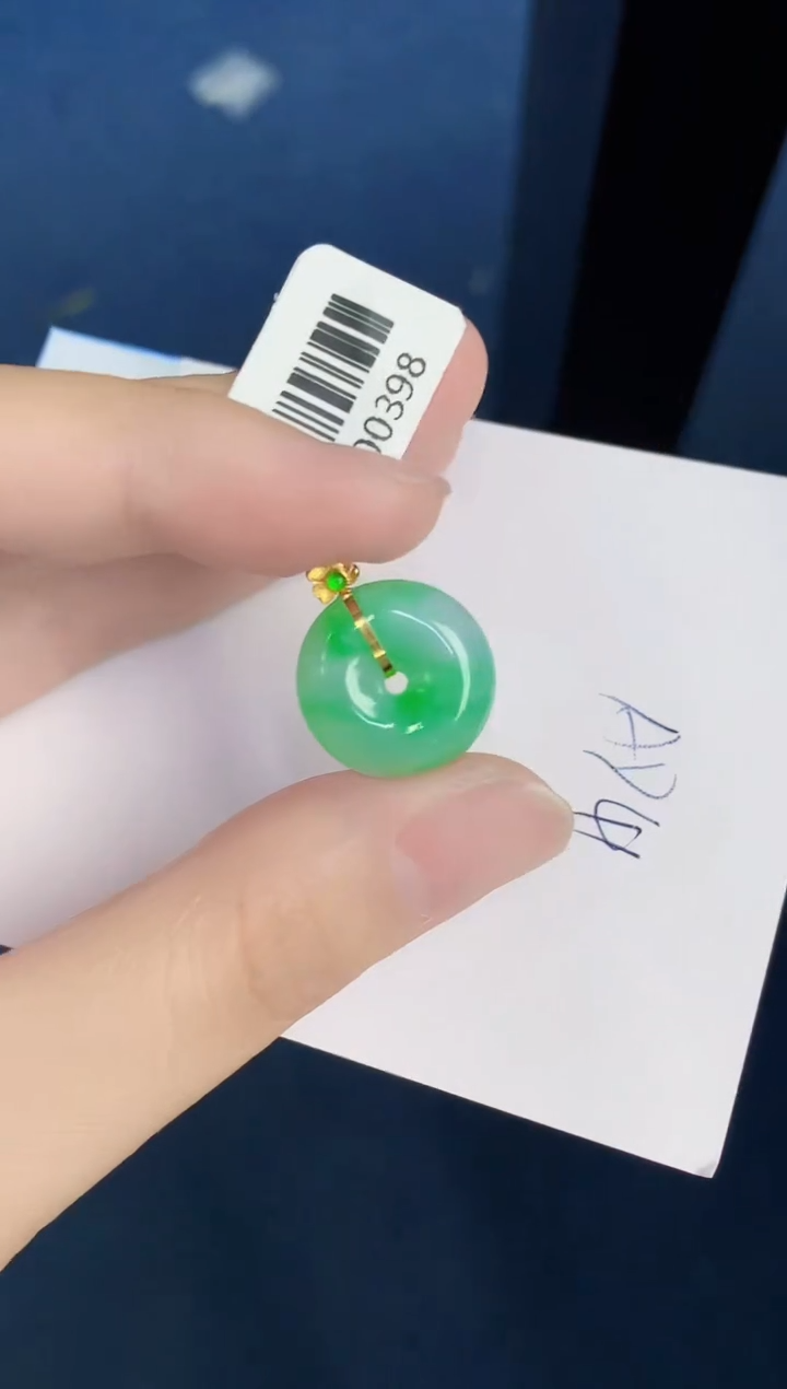 翡翠18K金镶嵌颈饰000000000