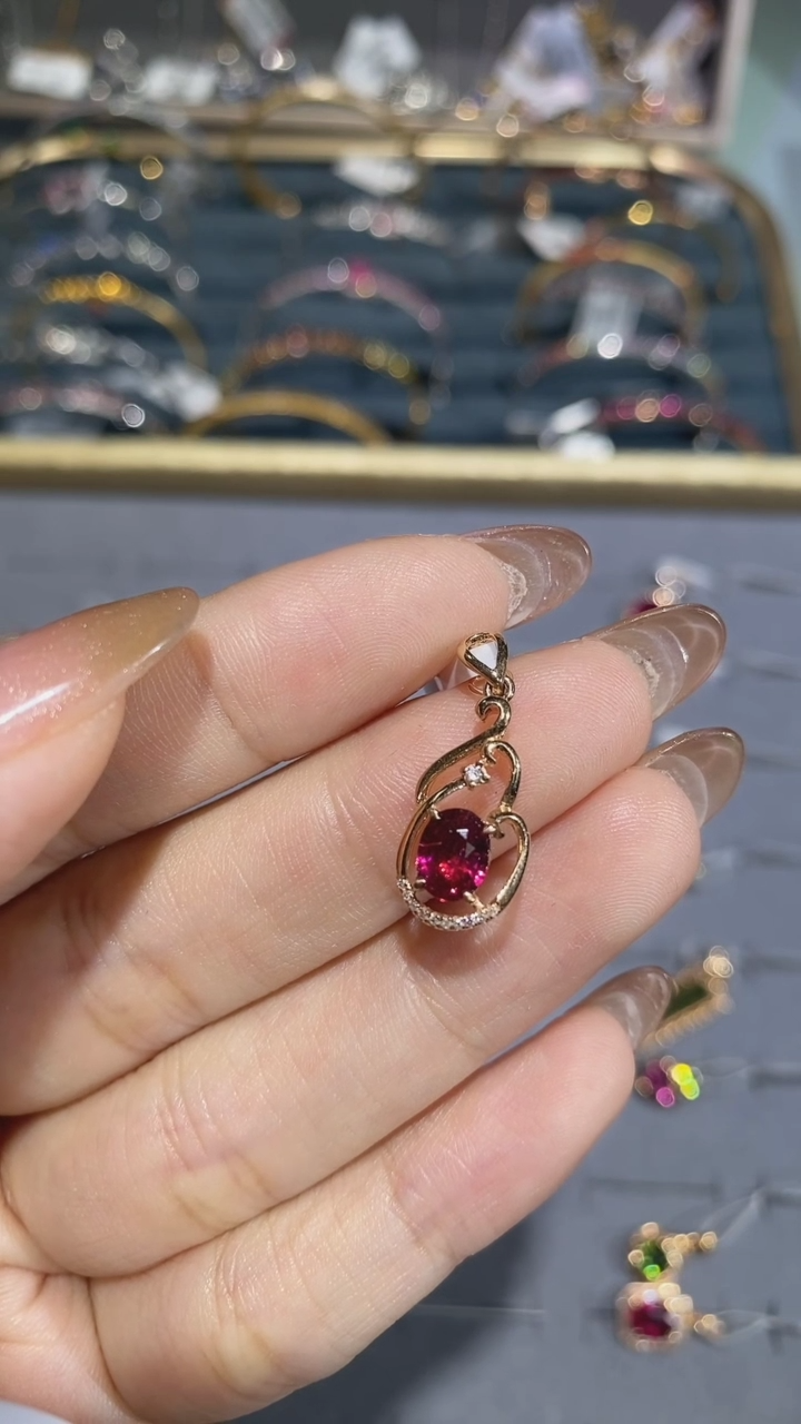 【闪购商品】碧玺颈饰18K金镶嵌吊坠