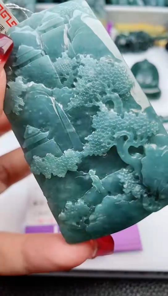 【闪购商品】翡翠颈饰未镶嵌             