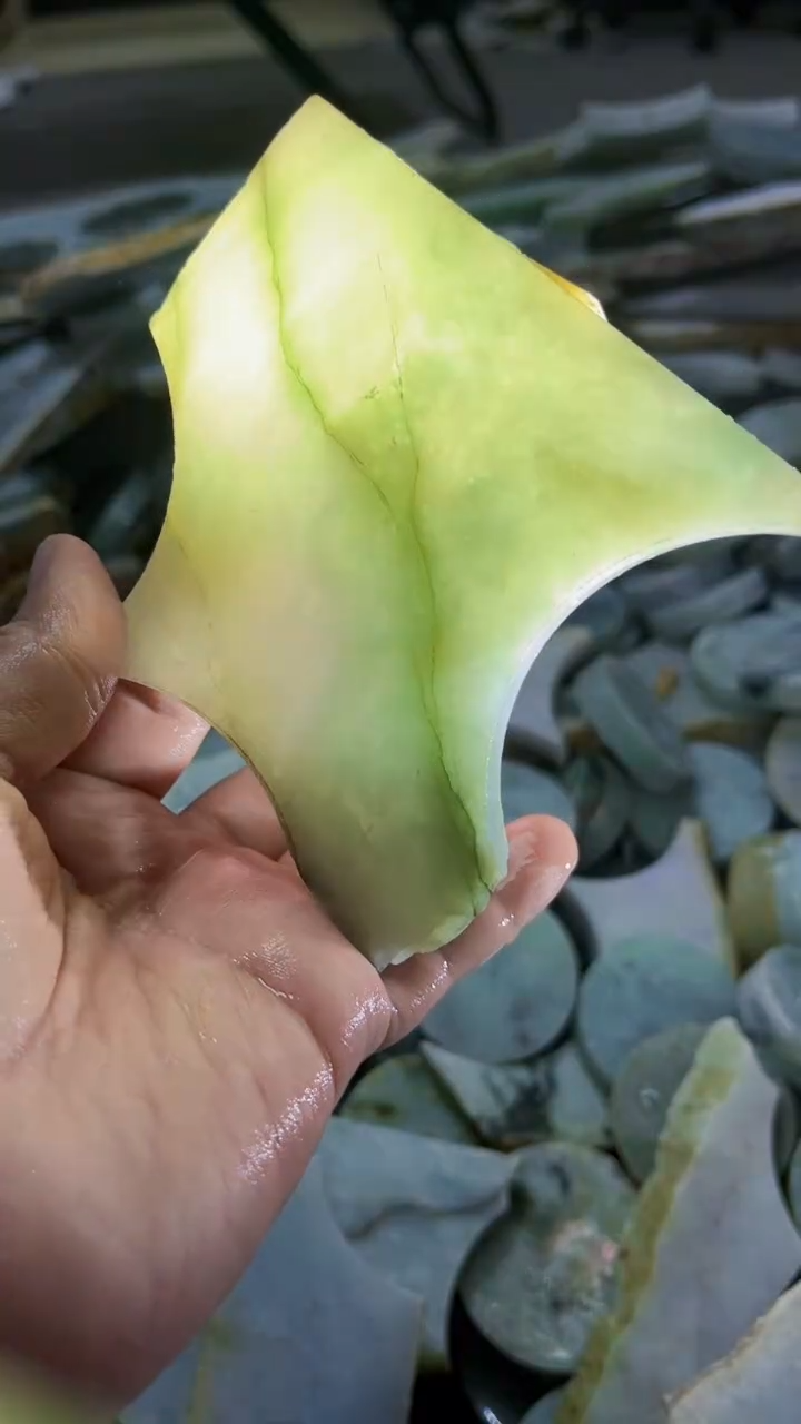 【闪购商品】翡翠挂件未镶嵌A货康壹122