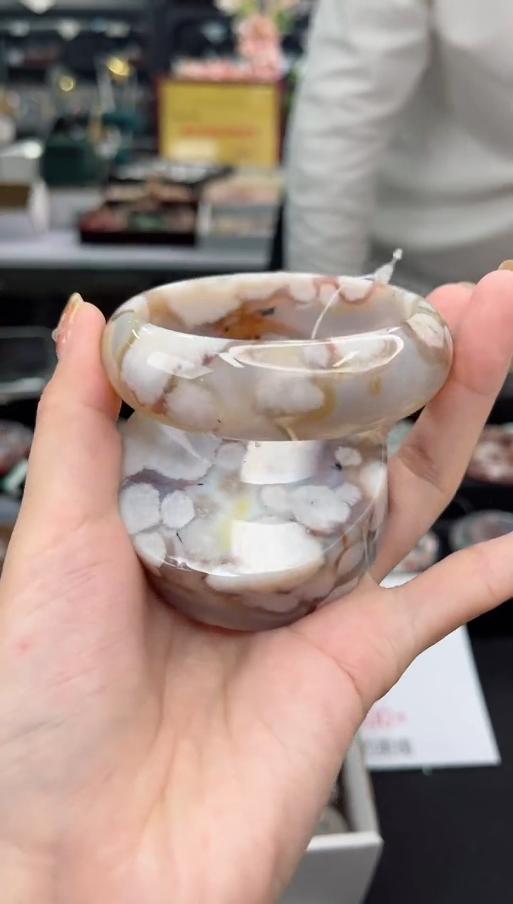 【闪购商品】石英质玉手镯未镶嵌59圈口（赠品镯心）1650311