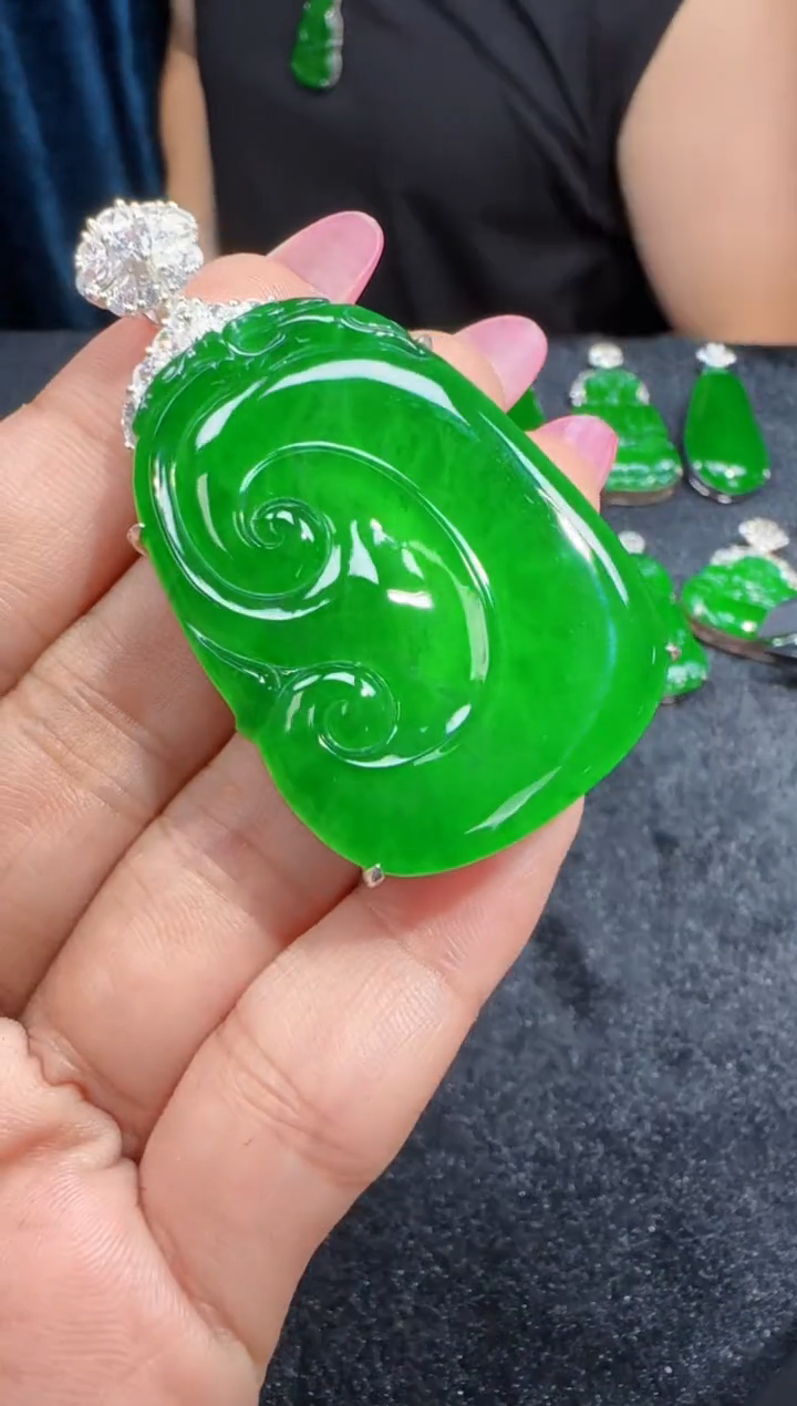 定制翡翠未镶嵌翡翠吊坠148