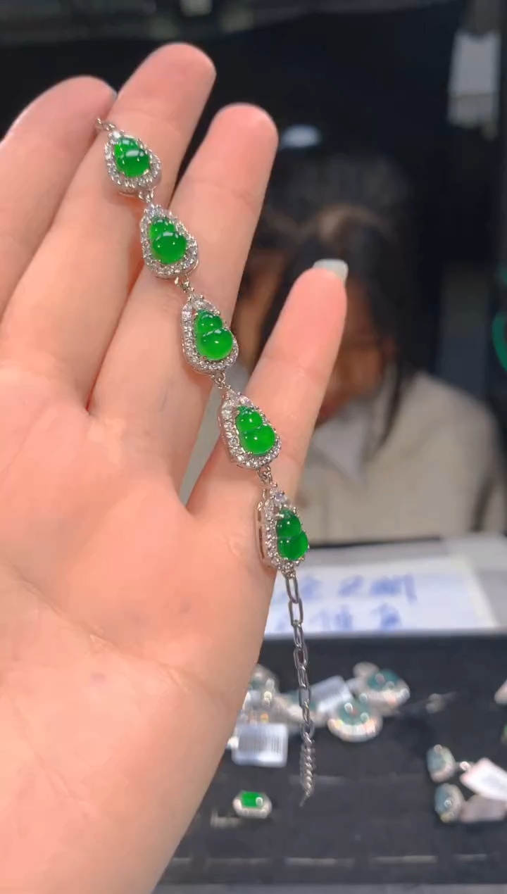 【闪购商品】定制翡翠未镶嵌48定制翡翠，多样性发货（发其一）