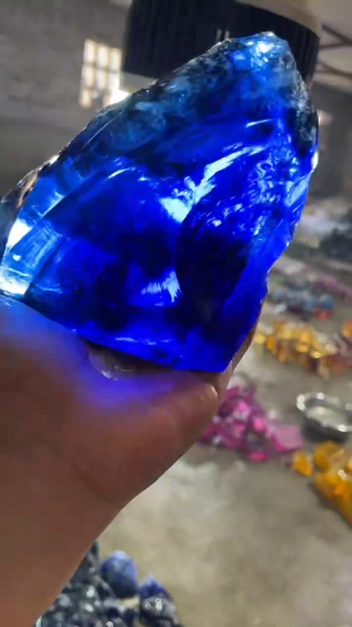 新疆五彩石原石摆件