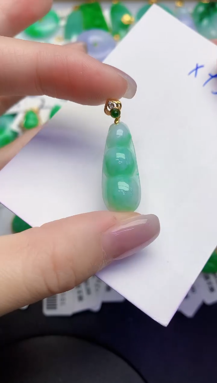 颈饰未镶嵌翡翠缅甸天然翡翠A货