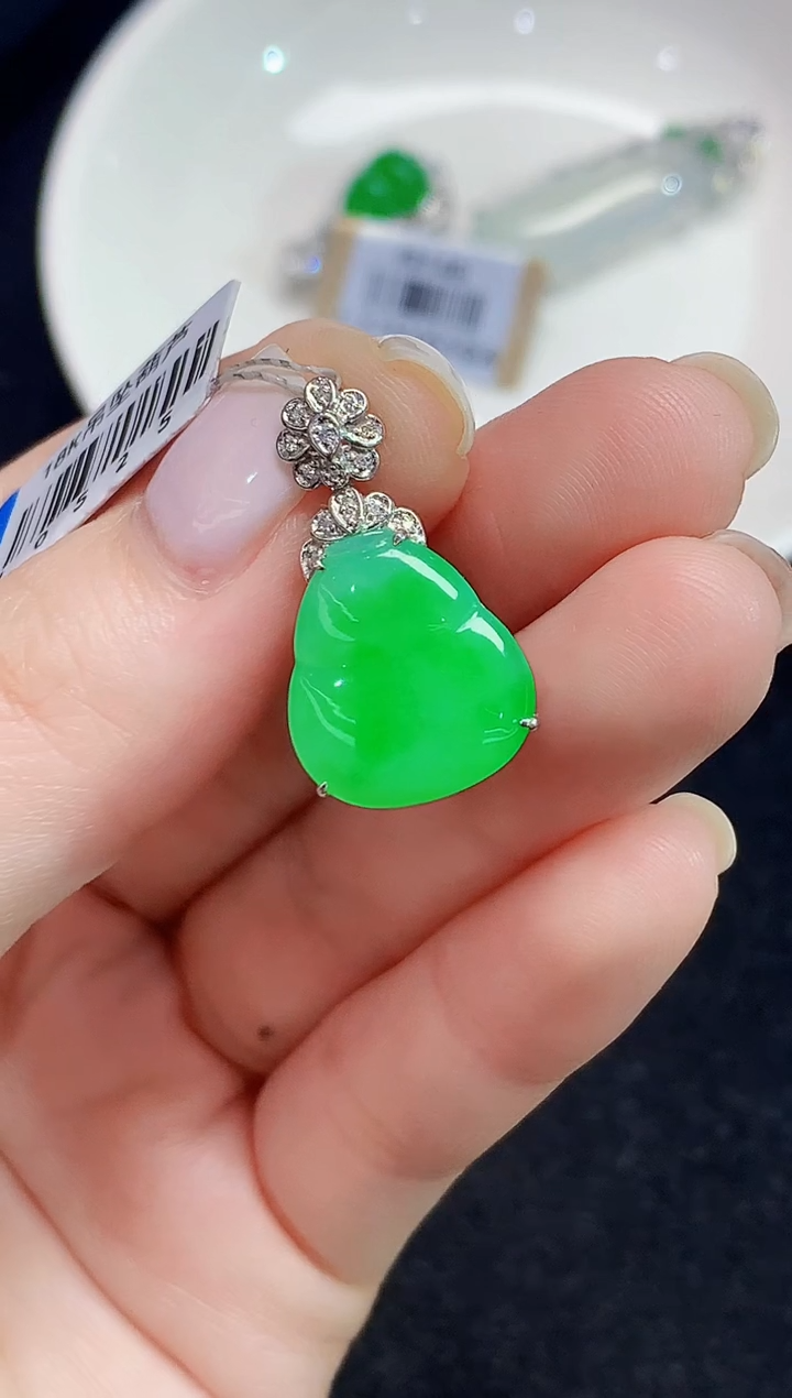 吊坠(不含链)18K金镶嵌翡翠L多样性发其一