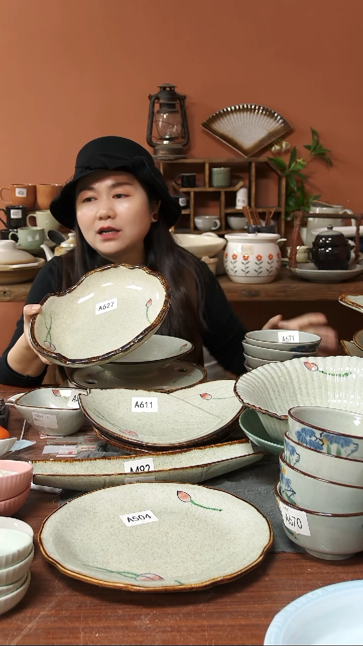 陶瓷A621 手绘荷花黑点双耳蜡烛两件套微瑕