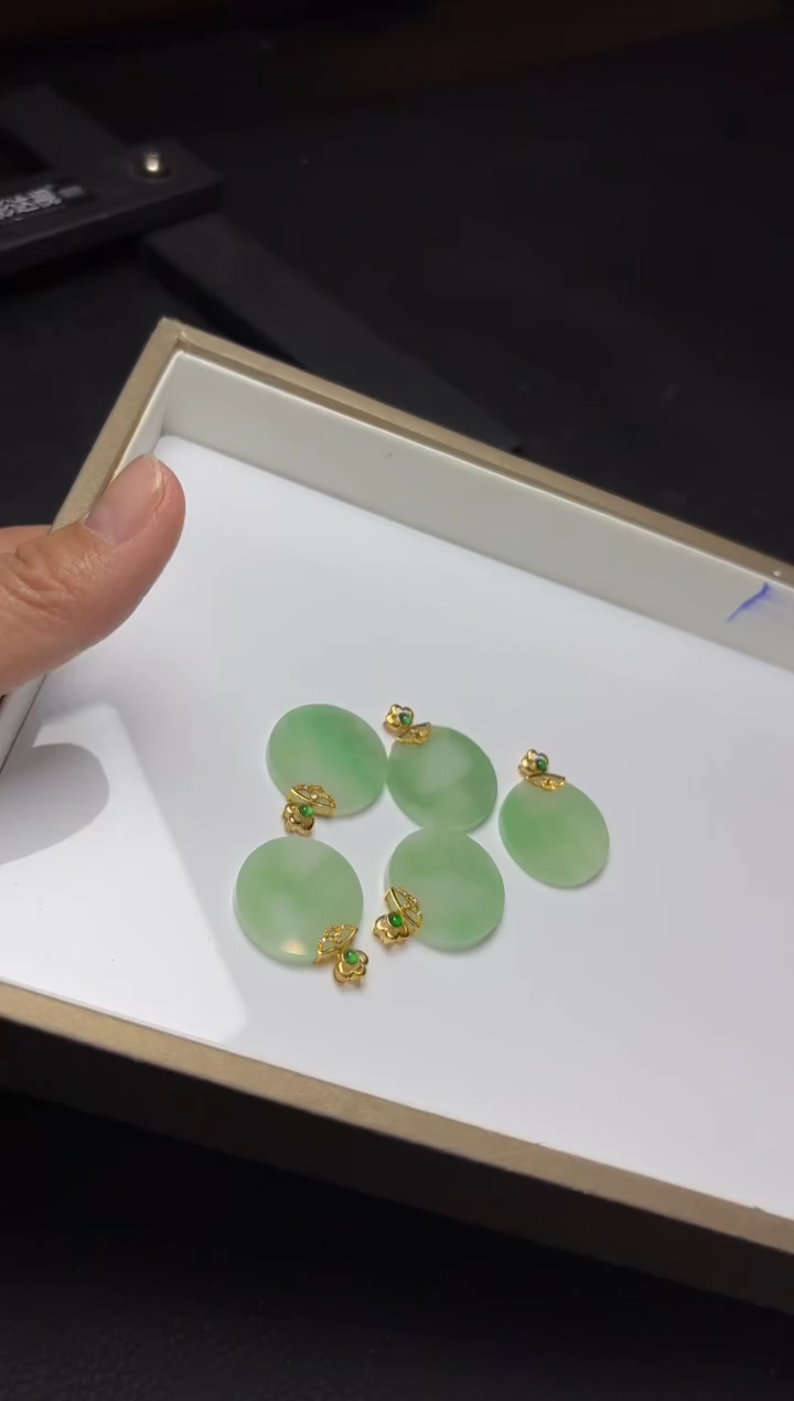 【闪购商品】翡翠颈饰18K金镶嵌K505-141无事牌多样性发一