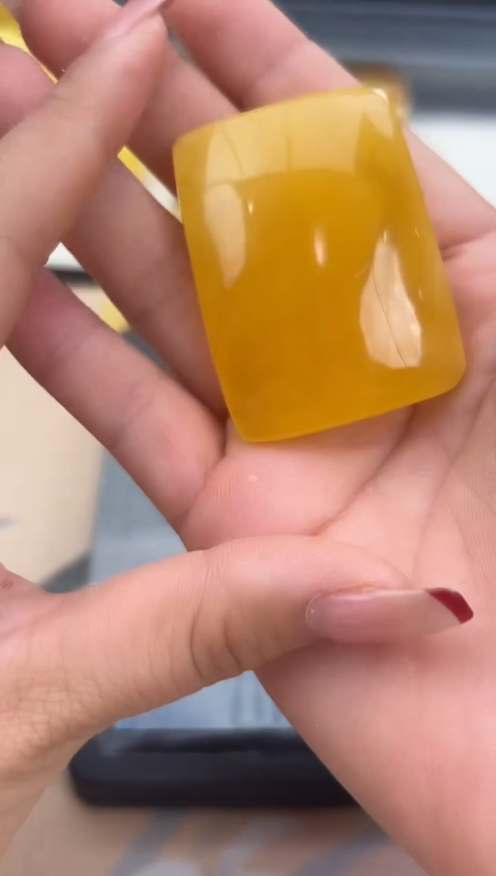 【闪购商品】琥珀裸石未镶嵌蜜蜡吊坠